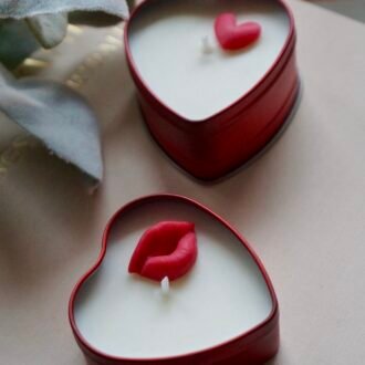 Inimă metalică roșie